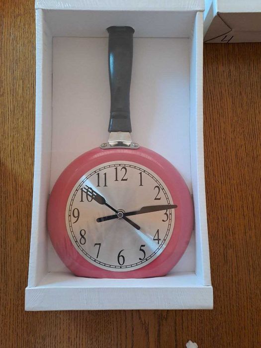 продам часы настенные, разные, новые