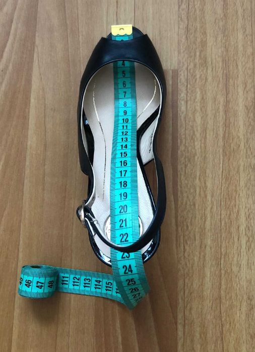 Продаются туфли-босоножки, бренд "A. Pugacheva"