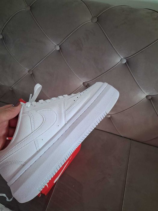 Tenişi Nike Pantofi de damă Court Vision Alta Triple White DM0113-100