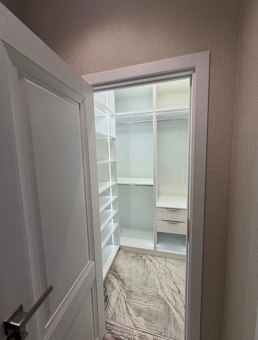 2 комнатная квартира 63 м² на улице Махтумкули — гардеробная