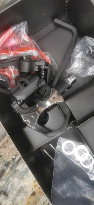 Педали Favero за измерване на мощността