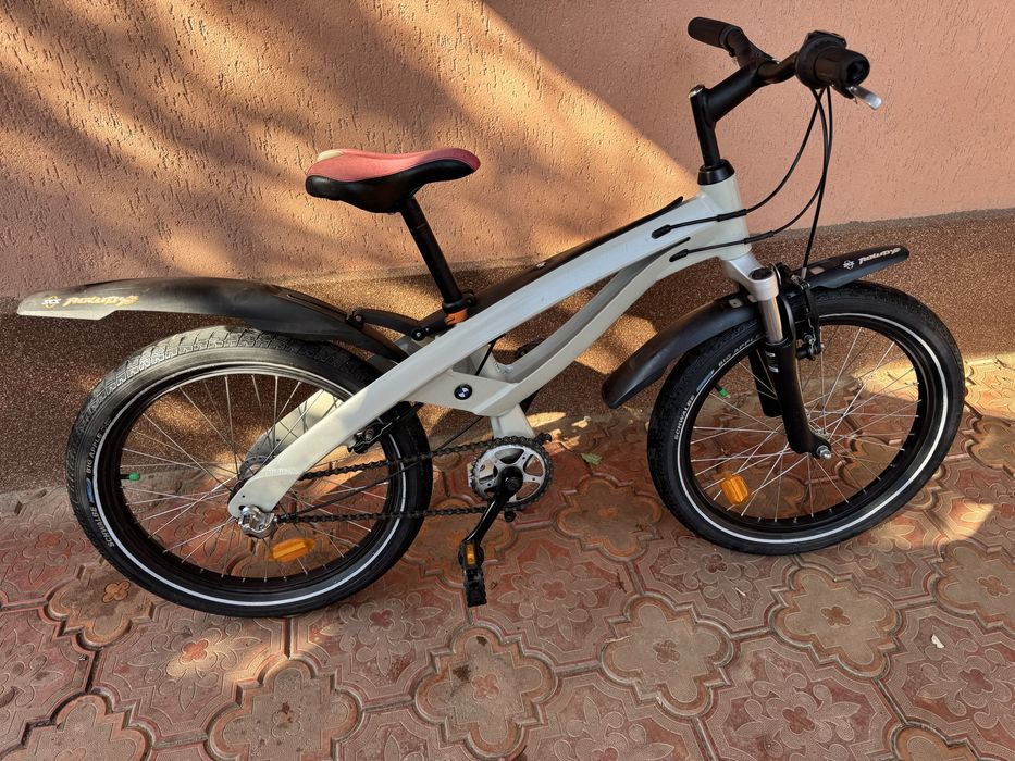 Bicicleta copii bmw 6-10 ani