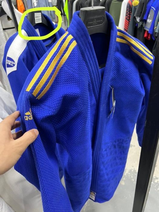 Adidos champain 2 orignal kimano license 750 gram 100% Good qulity