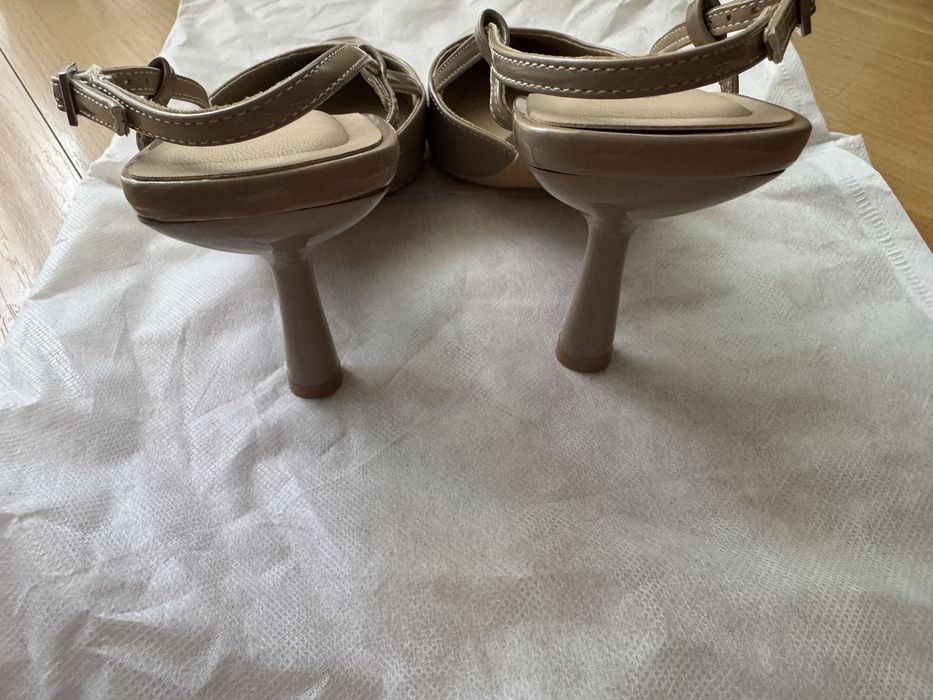 Елегантни обувки тип slingback – бежов цвят