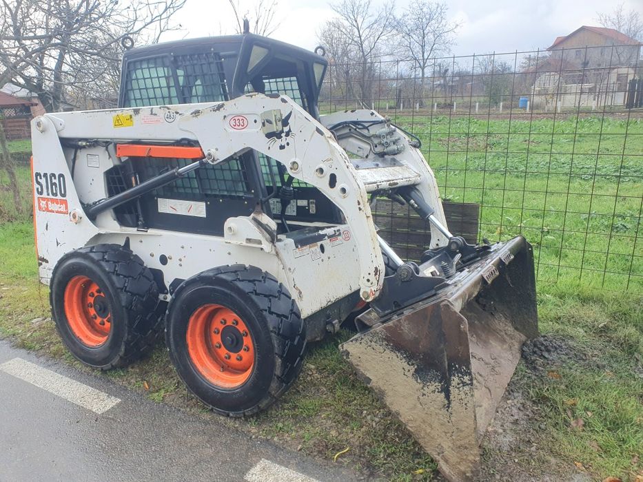 Inchiriez excavator 5 tone,,mini incarcator și mai compactor!