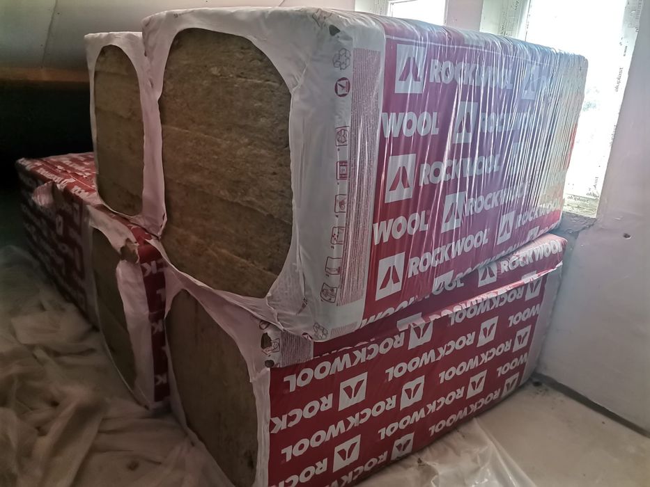 Vata bazaltica Rockwool Multirock de 10 cm. si 12 cm., in baxuri sigilate