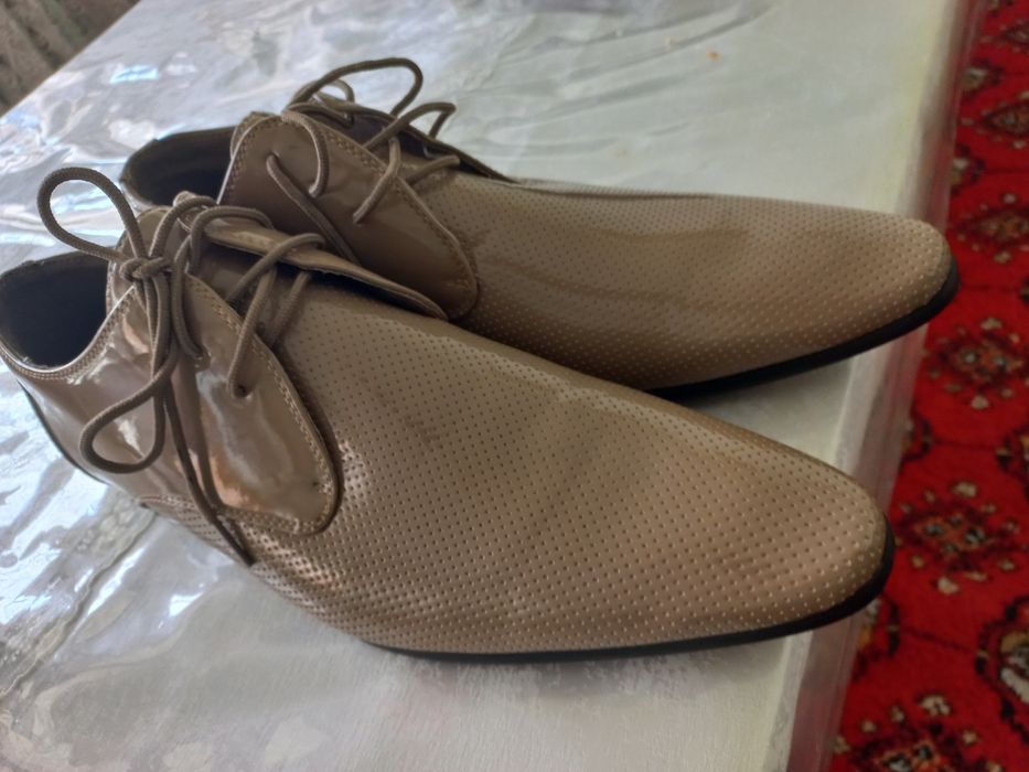 Мужской туфли классический кожаный , подошва тоже, привозной из Англии