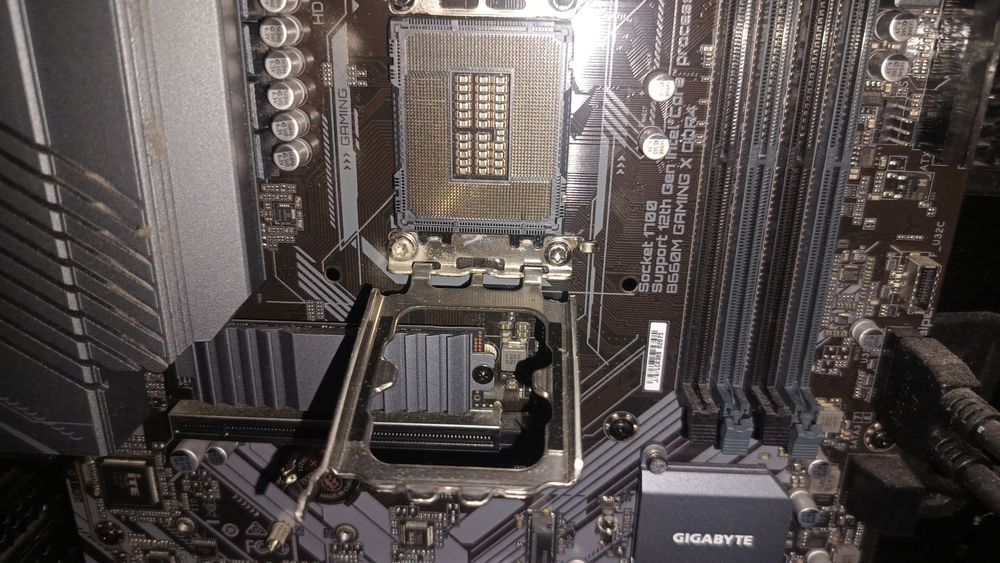 Placa de baza Gigabyte b660m Gaming DDR4