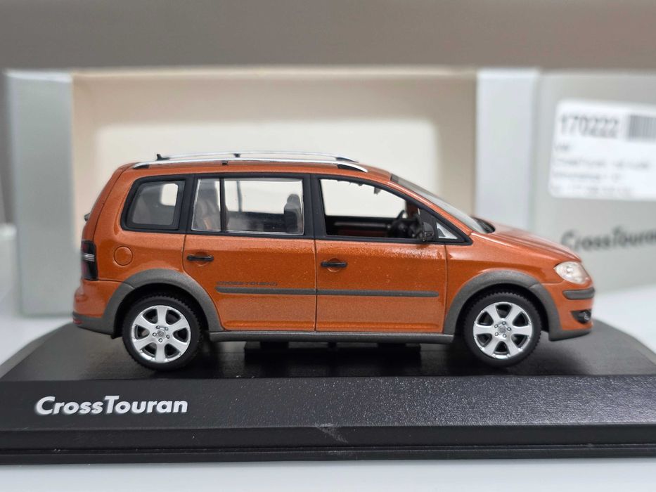 Macheta Auto 1/43 Minichamps Dealer Edition VW Volkswagen Cross Touran
