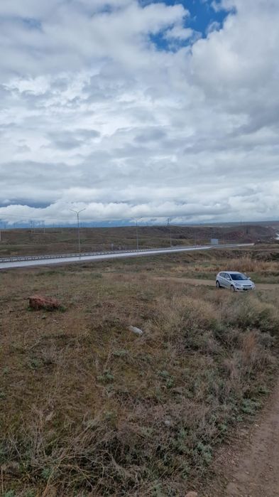 Продам участок вдоль трассы