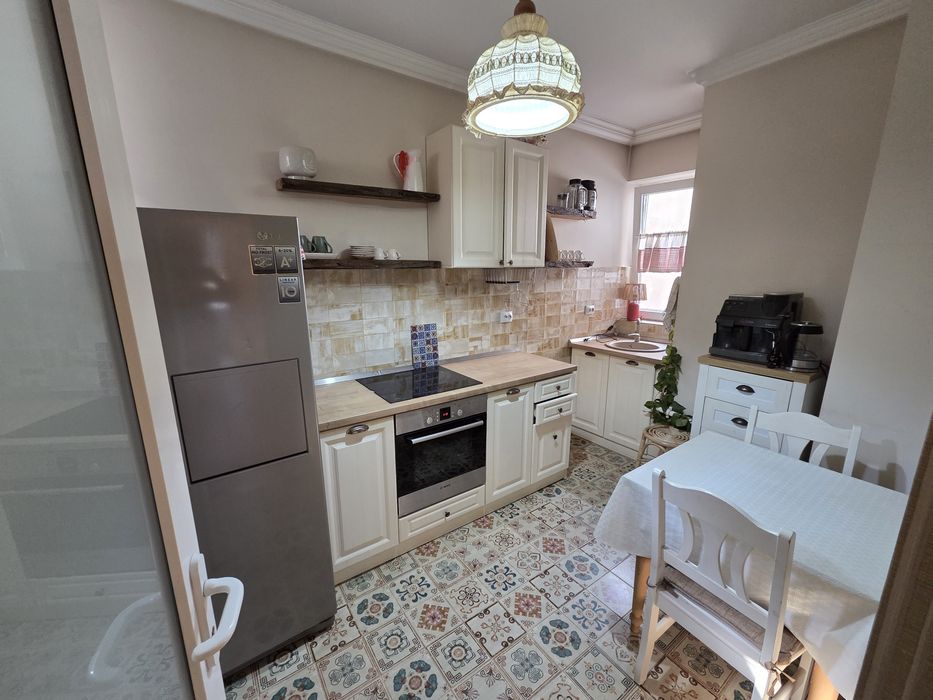 Inchiriez apartament  4 camere ultracentral
