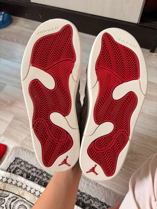 Nike Air Jordan.