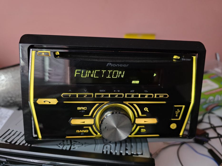 Продавам Pioneer fh-x700bt