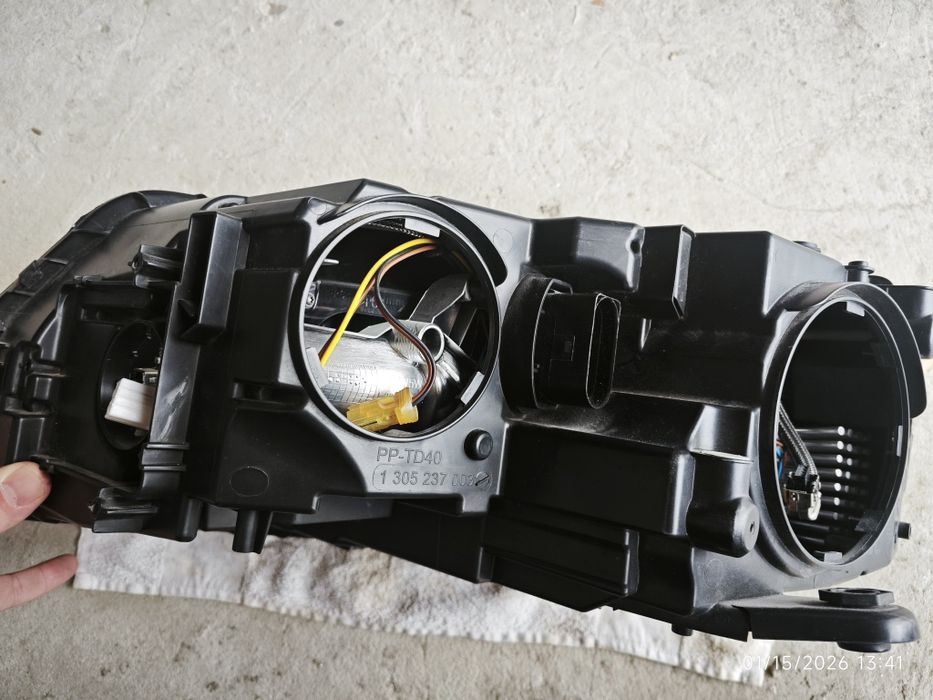 Far xenon Skoda Octavia 3