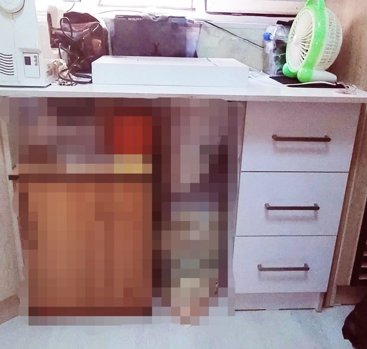 Комплект. Спальни гарнитур сотилади + компьютерный стол