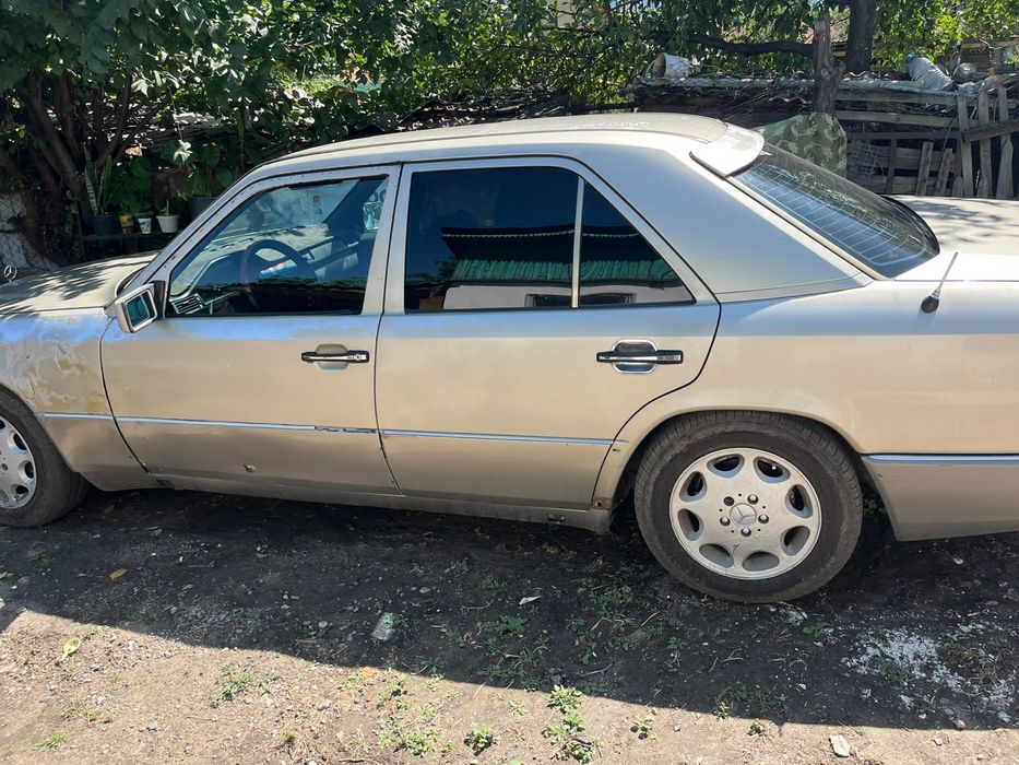 Продам Мерседес 124