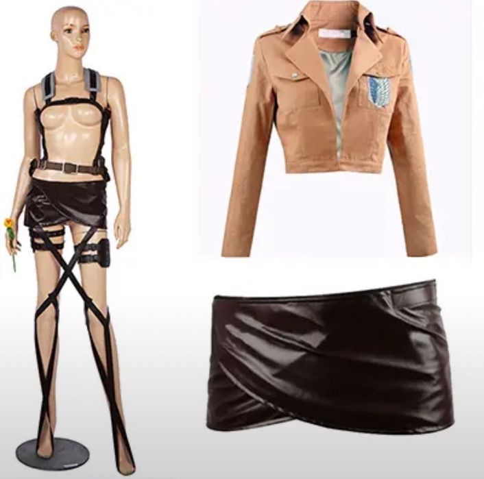 косплей на Микасу Аккерман (атака титанов)