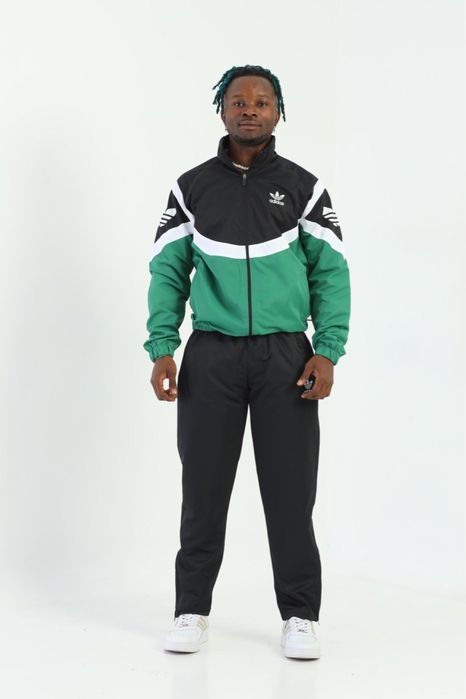 Спортивные костюмы Adidas
