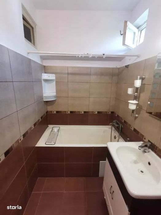 Apartament 3 camere, 76,02 mp utili, etaj 3, Zona Penny Albina