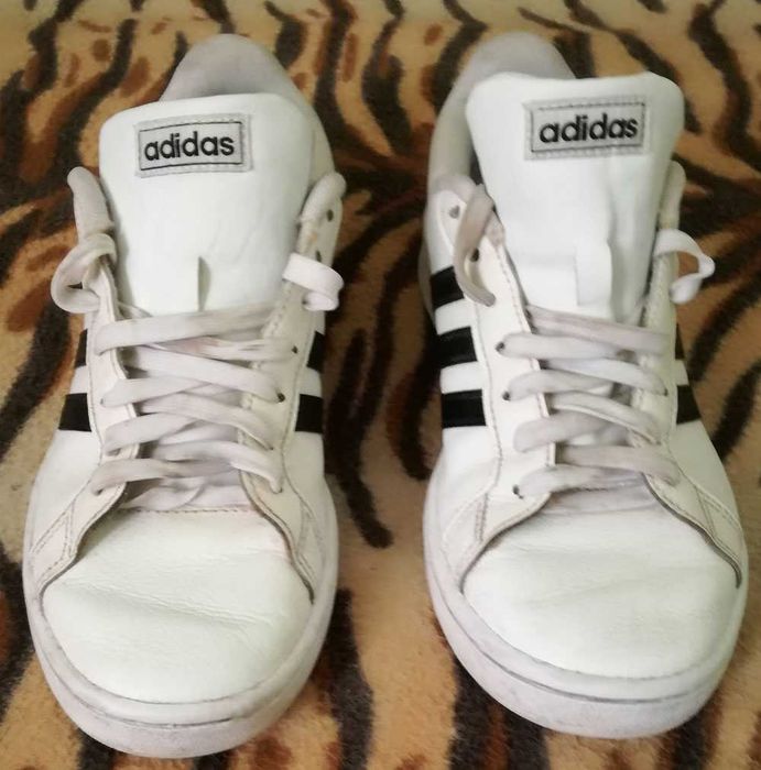 Продавам Оригинални Бели Маратонки Адидас/Adidas Cloudfoam-Comfort от Здрава Естествена Кожа !