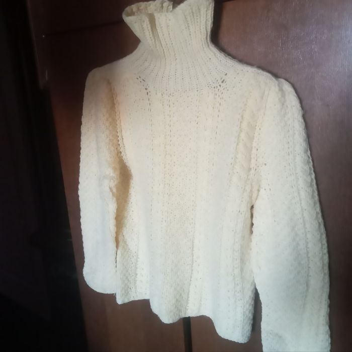 Женская дублёнка,кофты и стельки.