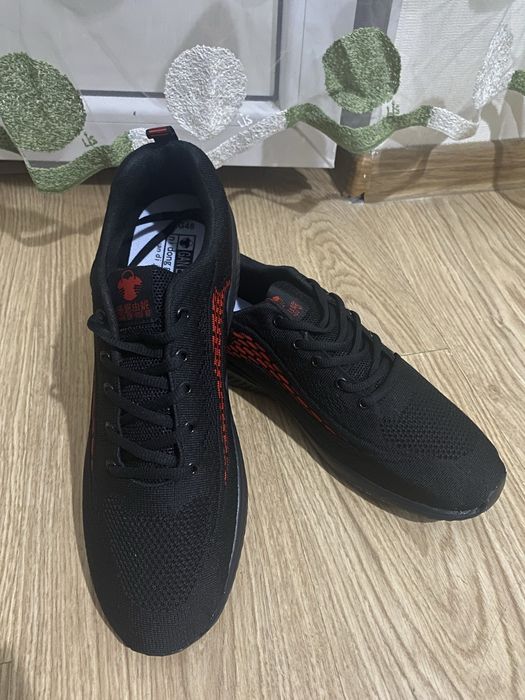 Новые кроссовки размер 48