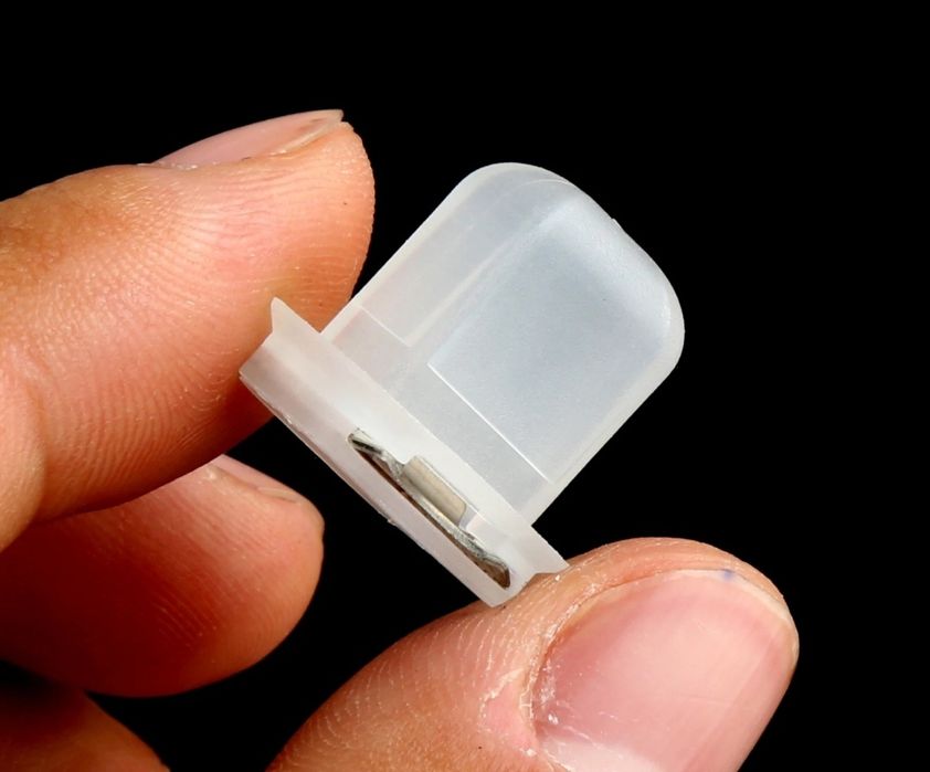 Щипки с метални пласти за лайсните на вратите за  BMW е38 е39 e60 e61