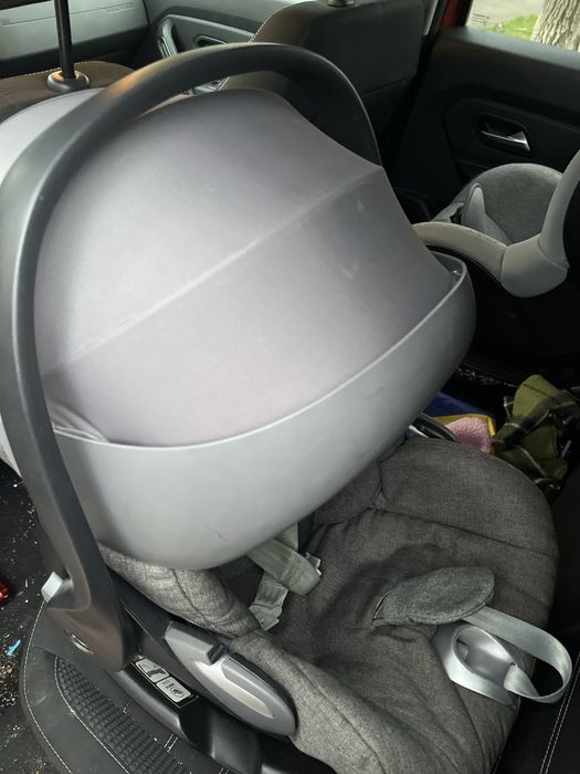 Scoica Cybex Isofix nou nascut baza PLATINUM stare buna