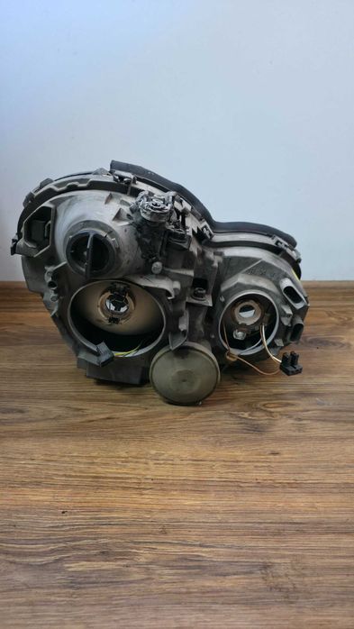 Ляв фар за Mercedes C-class W203 / Мерцедес Ц-клас 2004г