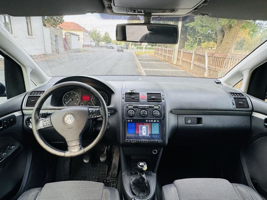 VOLKSWAGEN Touran 2003 — imagine 3