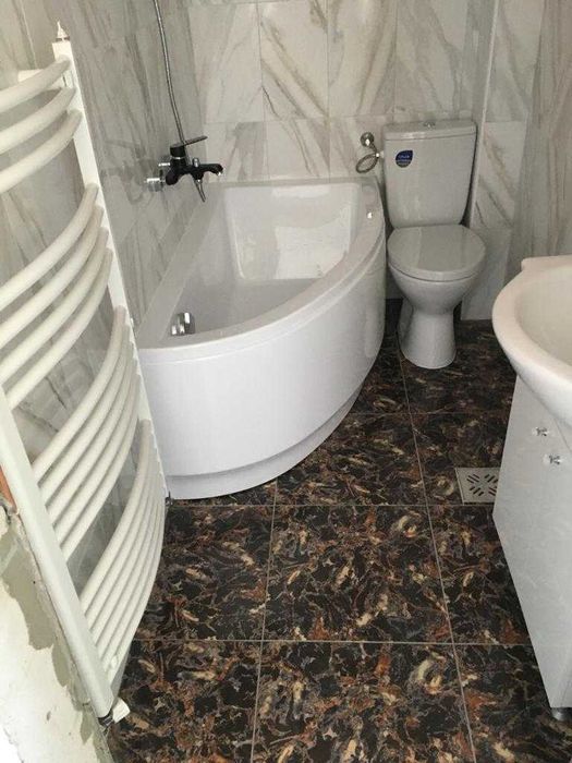 Vând două căzi Besko Praktika asimetrice noi, cu dimensiunile 140/70