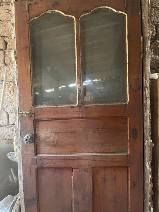 Ағаш есік сатылады