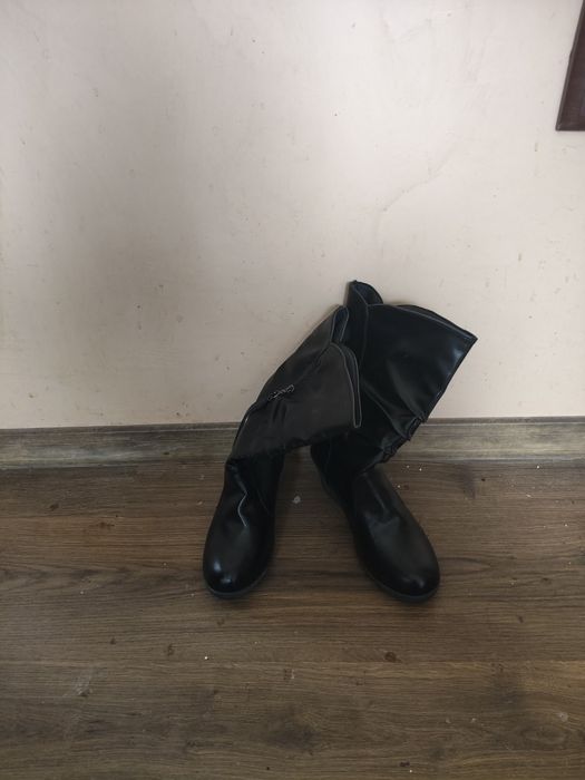 Продавам дамски ботуши