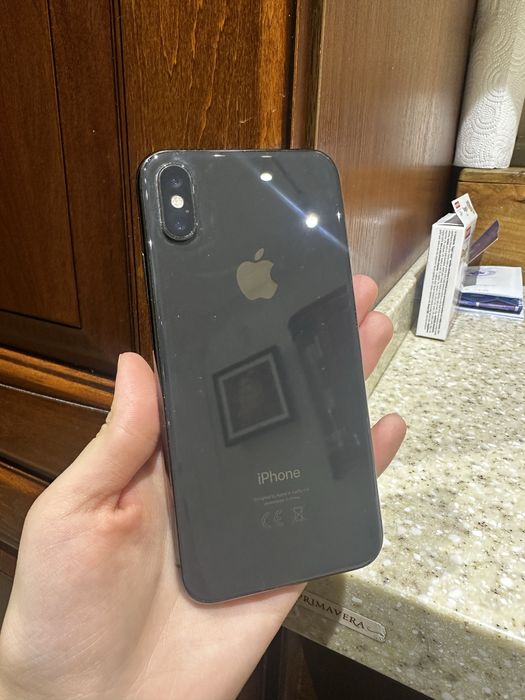 Продам айфон XS.