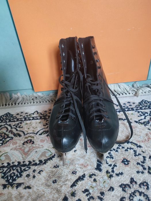 Продам коньки...