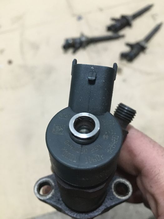 Injectoare Citroën C4 Picasso 1.6HDI. 2007. Cod-0445110259