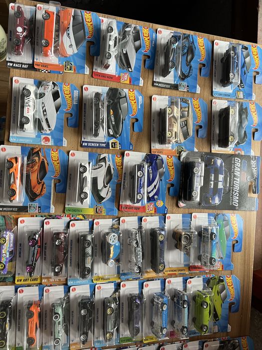 Hotwheels колички