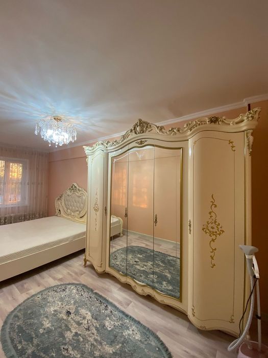 Трехкомнатная. Семь спальных мест.