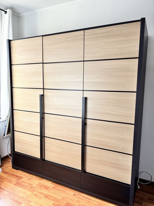 Dulap 3 uși dormitor, masă de televizor