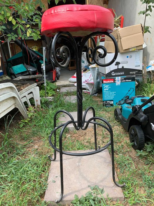 Vand 4 scaune tip bar-rosu/negru - AC Milan