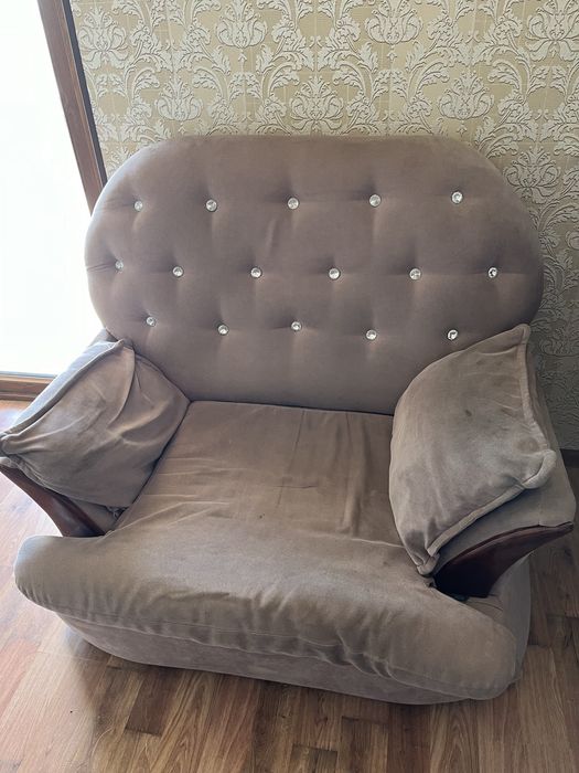 Продаётся диван и кресло