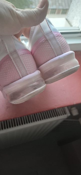 Adidași Nike folosiți puțin la sală