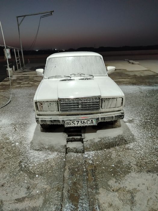 Vaz 2107 sotiladi