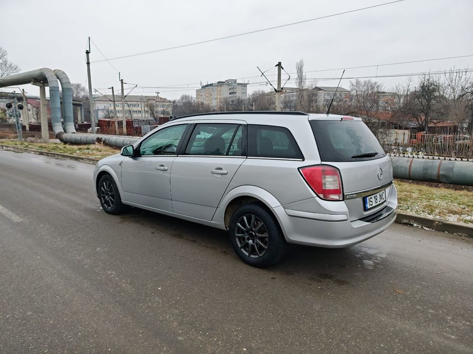 Opel Astra 2011 1.7 CDTI