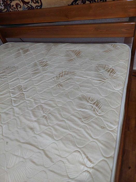 Деревянная  кровать