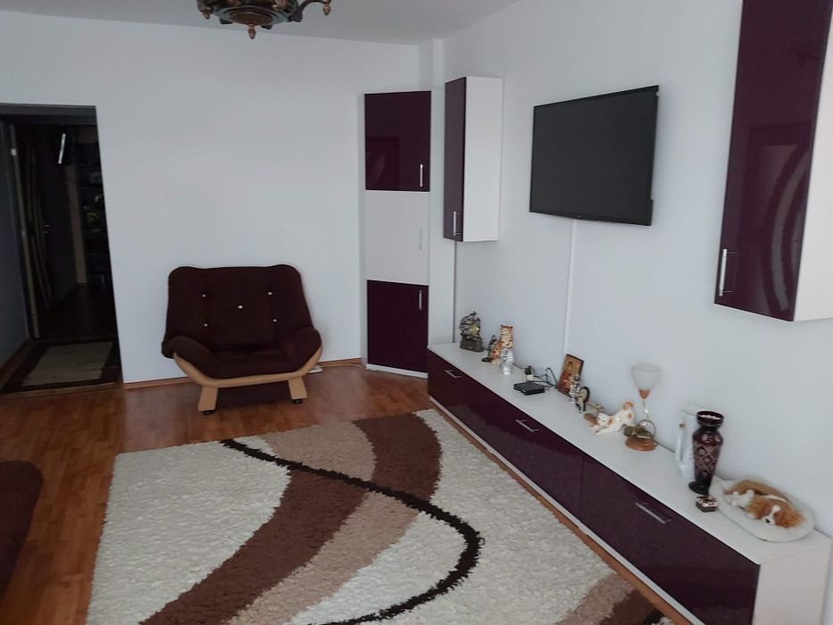 De închiriat apartament două camere Piața spitalului