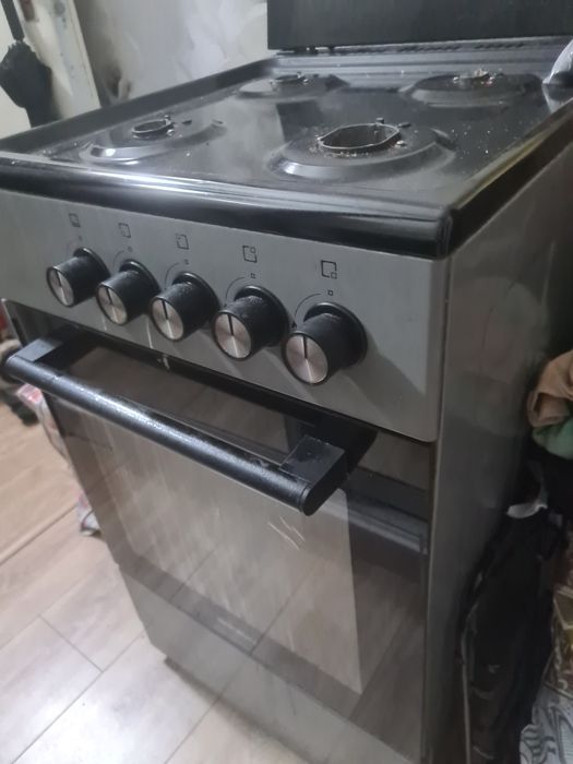 Продам газовую плиту