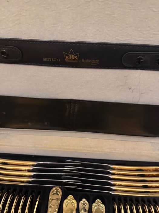 Комплект позлатени прибори в куфар SBS черен куфар