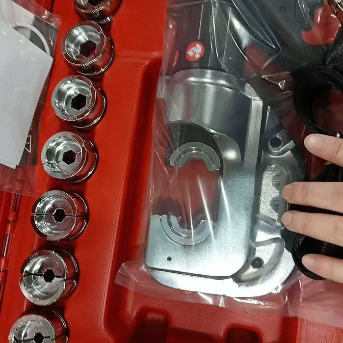 masina sertizat papuci cabluri Cu/AL, 300/400mmp, 2 baterii 5AH