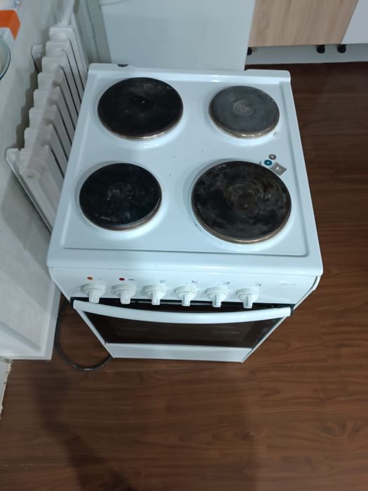 Продам электрическую плиту